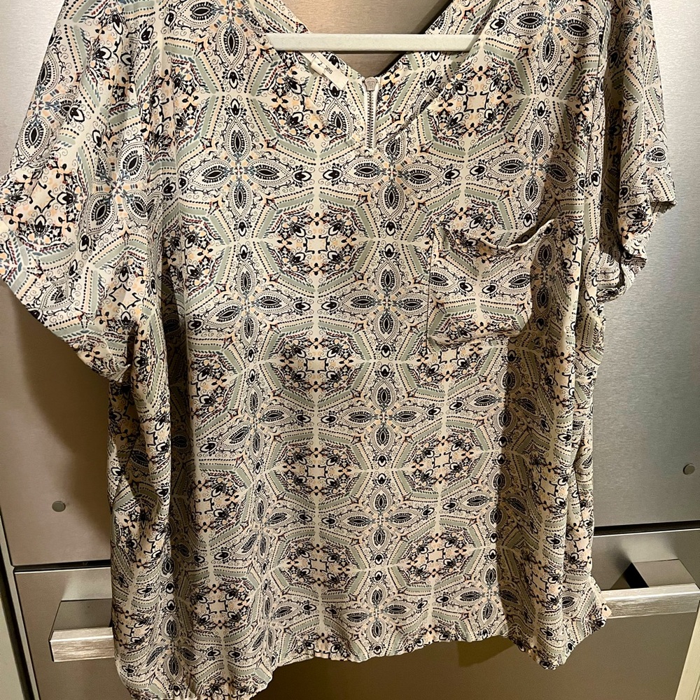Maurice’s, flowy, zippered back, pocket front blouse